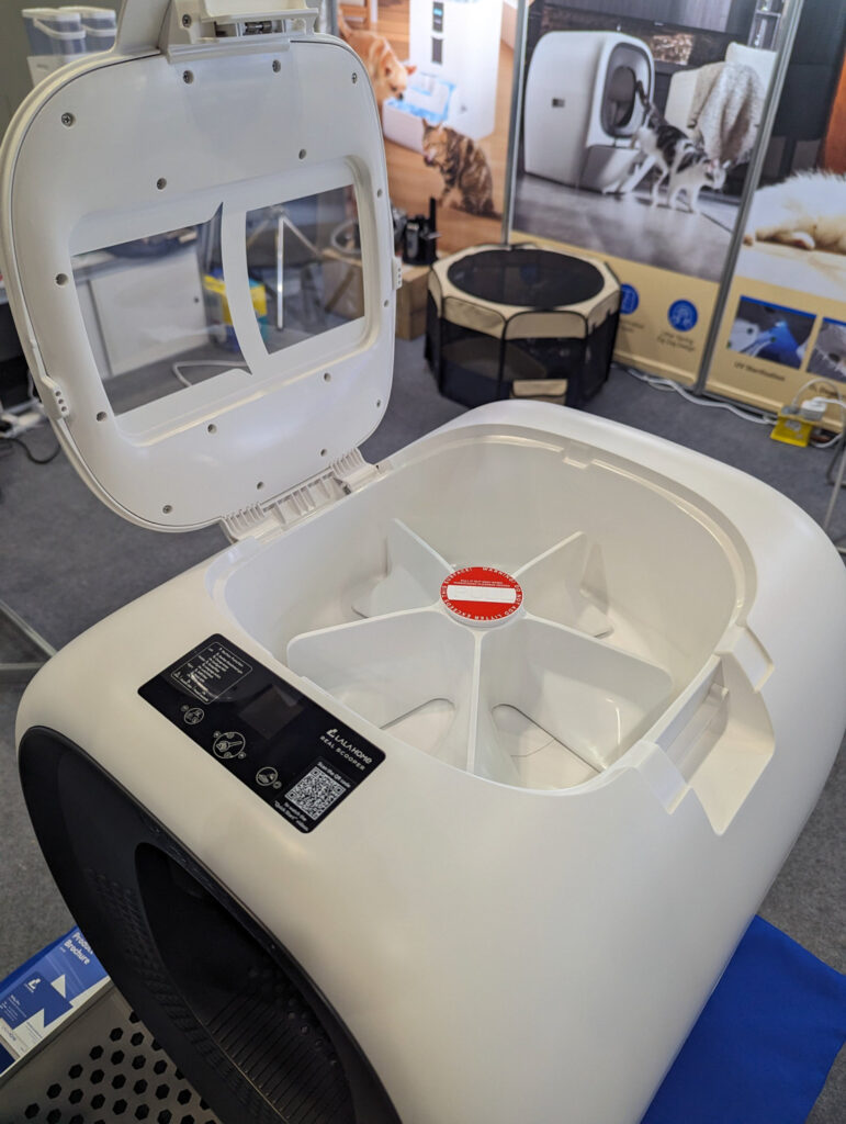 Top view of the RealScooper automatic cat litter box